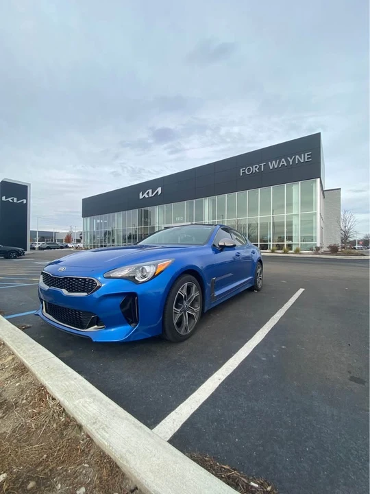 2021 Kia Stinger - Image 2 of 8