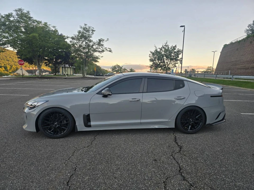 2021 Kia Stinger GT - Image 2 of 18