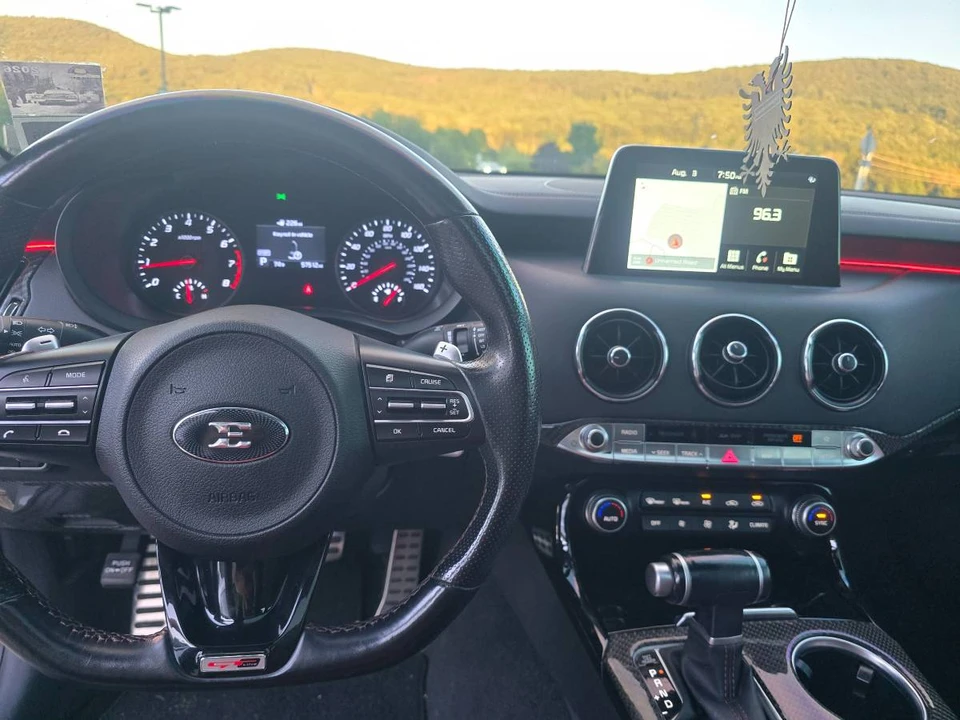 2021 Kia Stinger GT - Image 12 of 18