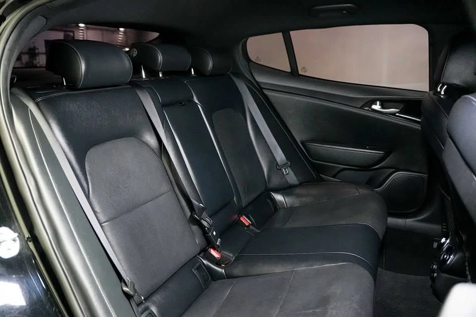 2021 Kia Stinger - Image 17 of 19