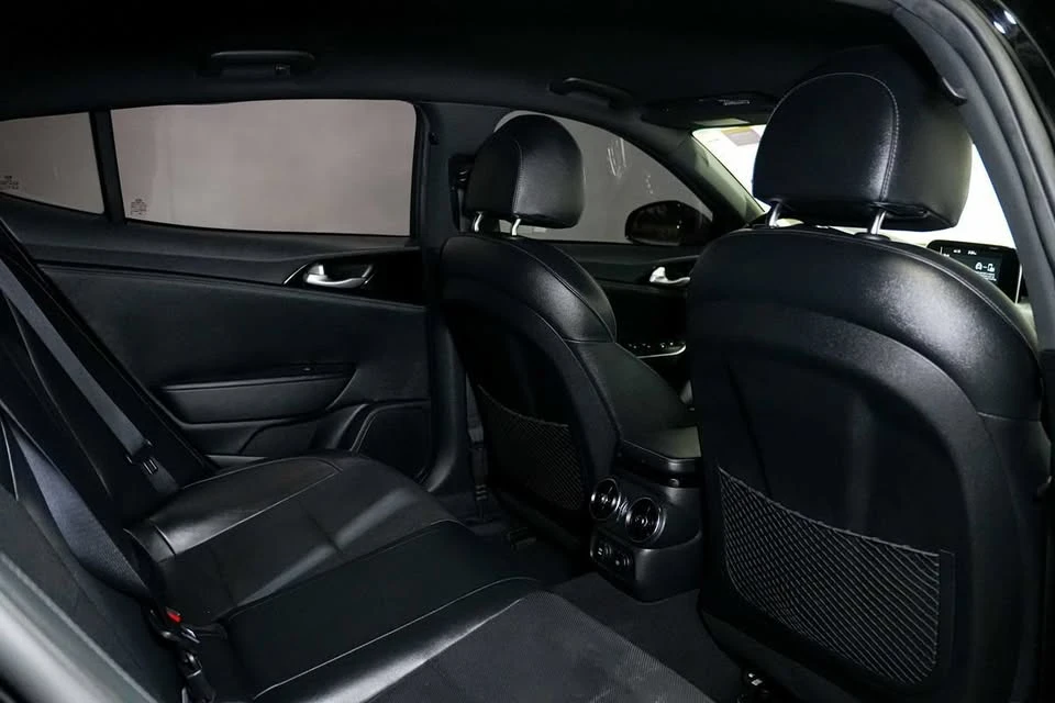 2021 Kia Stinger - Image 16 of 19