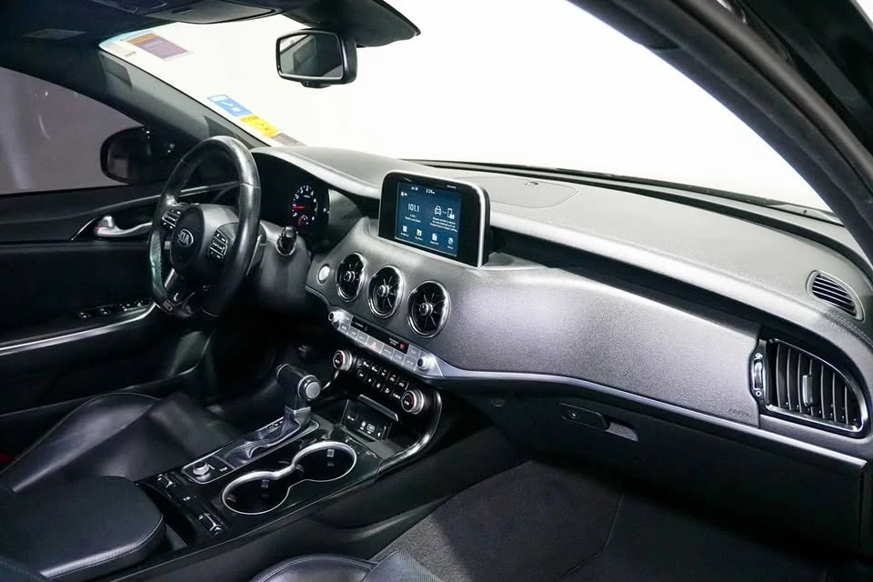 2021 Kia Stinger - Image 18 of 19