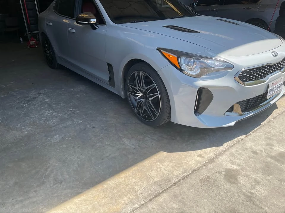 2021 Kia Stinger - Image 2 of 7