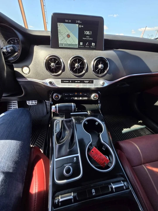 2021 Kia Stinger - Image 8 of 11