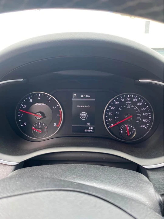 2021 Kia Stinger - Image 9 of 13