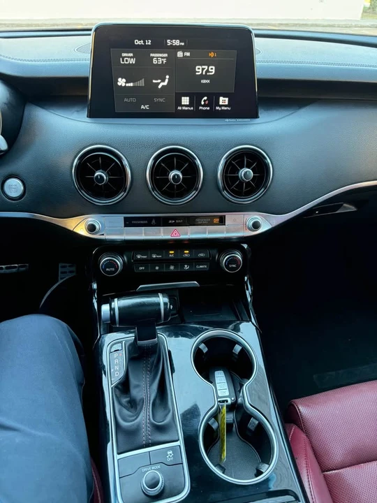 2021 Kia Stinger - Image 5 of 10