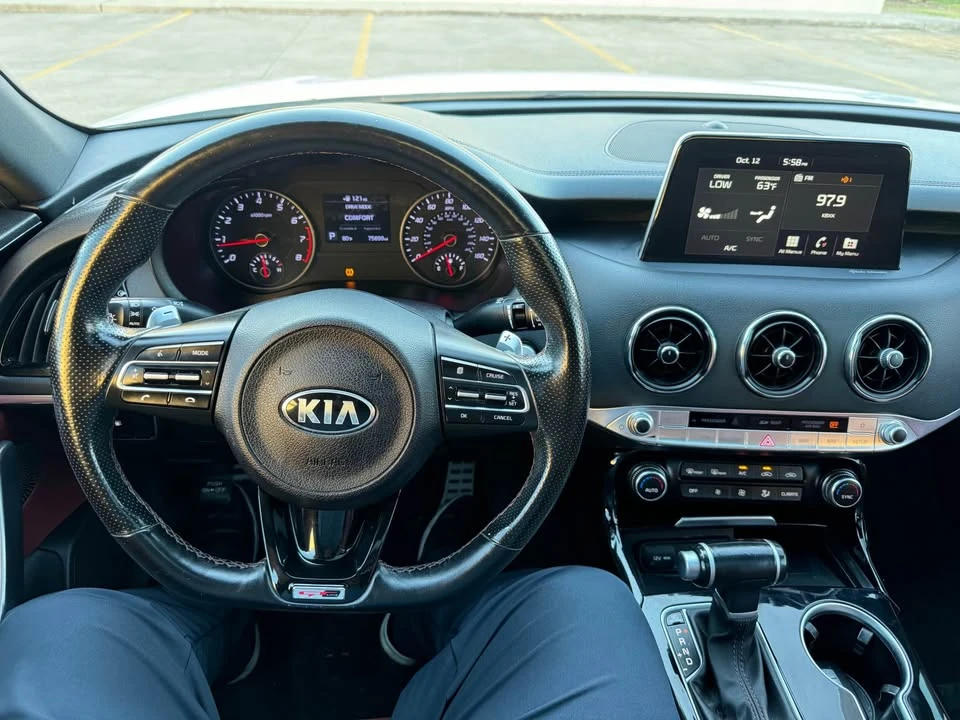 2021 Kia Stinger - Image 8 of 10