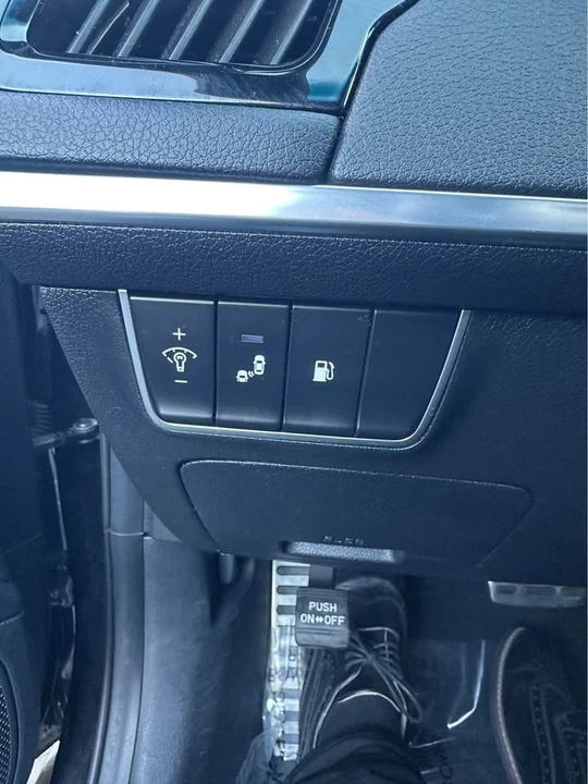 2021 Kia Stinger - Image 9 of 10