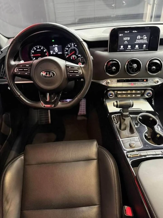 2021 Kia Stinger - Image 7 of 10