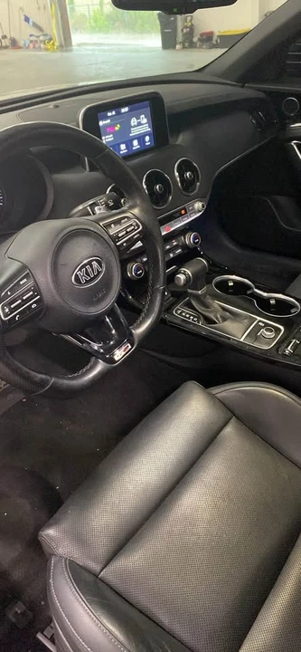 2021 Kia Stinger - Image 2 of 5