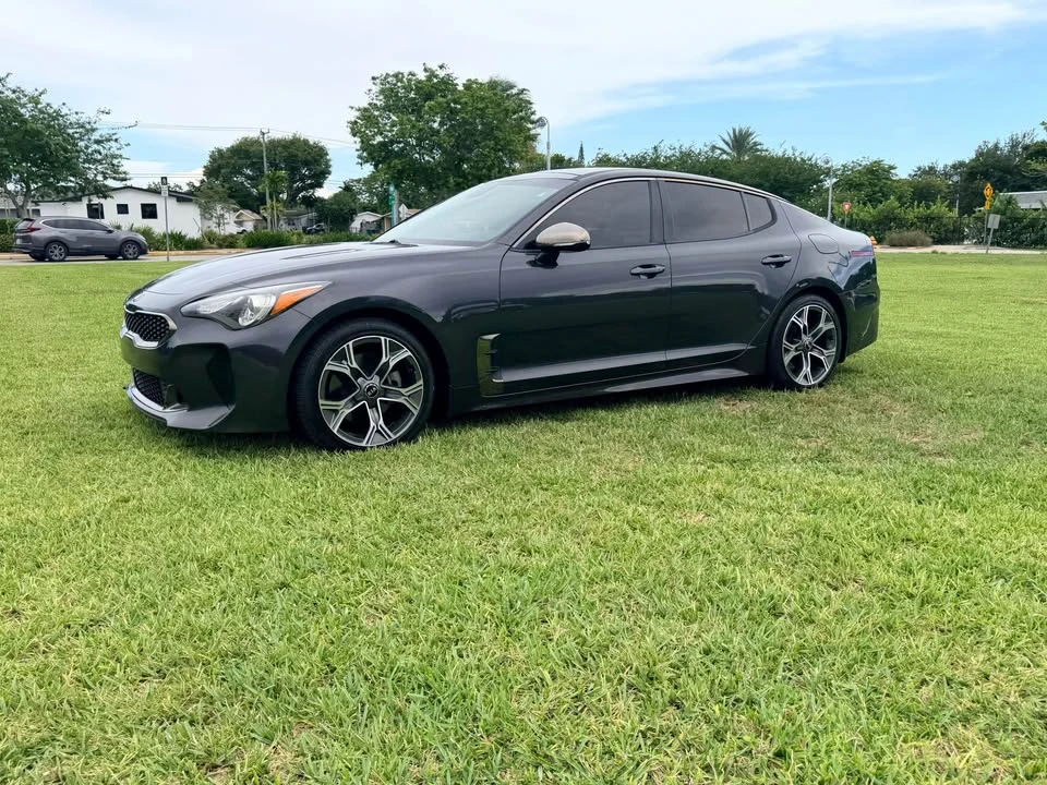 2021 Kia Stinger - Image 2 of 17