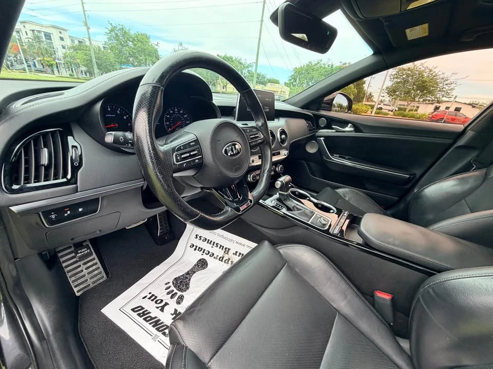 2021 Kia Stinger - Image 11 of 17