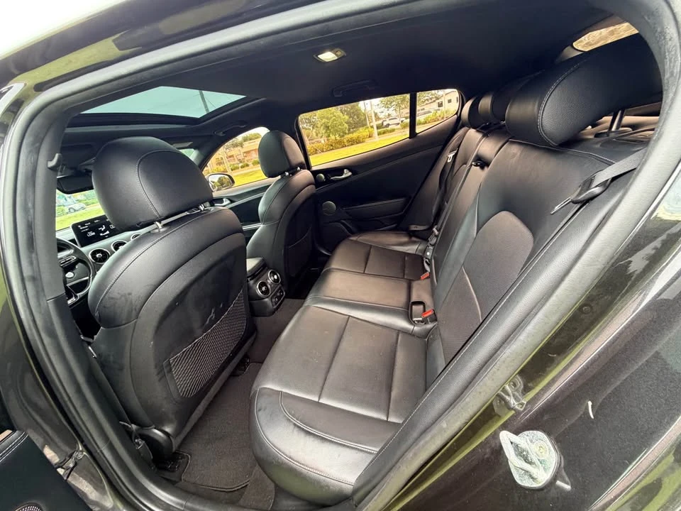 2021 Kia Stinger - Image 8 of 17