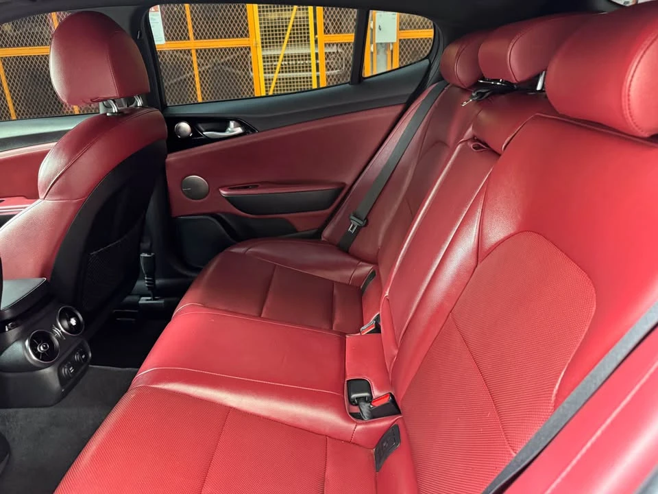 2021 Kia Stinger - Image 11 of 17