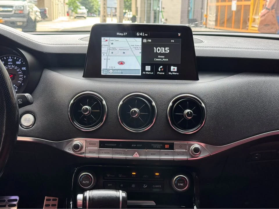 2021 Kia Stinger - Image 13 of 17