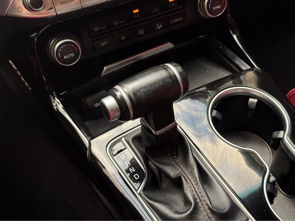 2021 Kia Stinger - Image 14 of 17