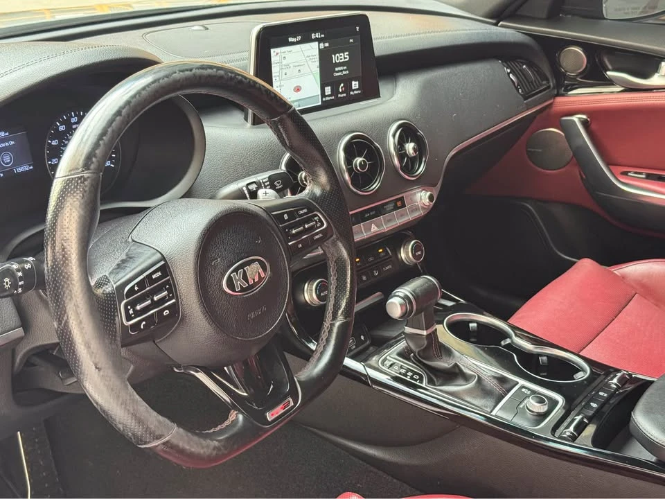 2021 Kia Stinger - Image 8 of 17