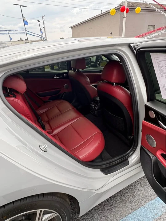 2021 Kia Stinger - Image 10 of 13