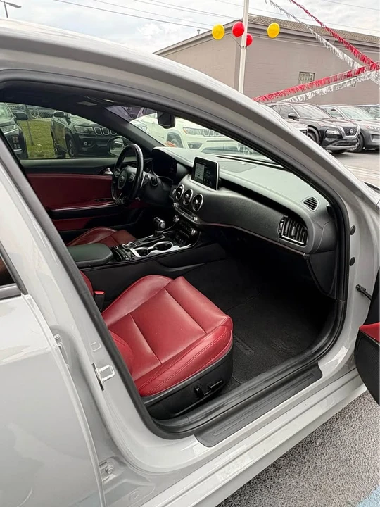 2021 Kia Stinger - Image 11 of 13