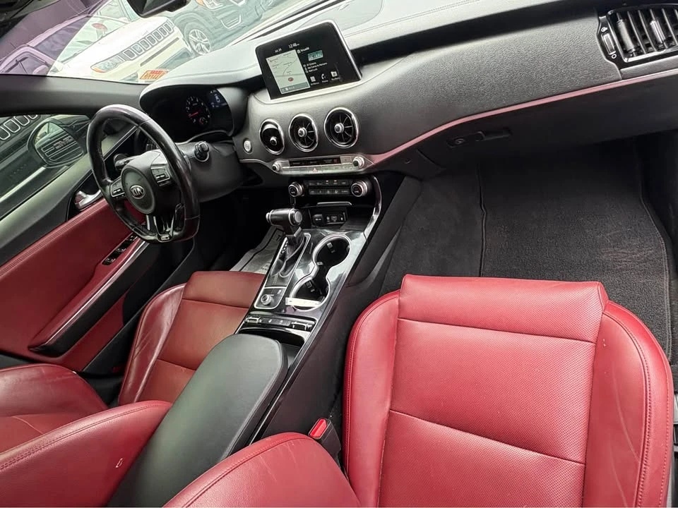 2021 Kia Stinger - Image 12 of 13