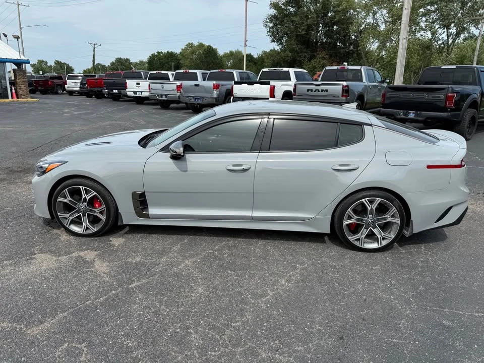 2021 Kia Stinger GT - Image 8 of 16