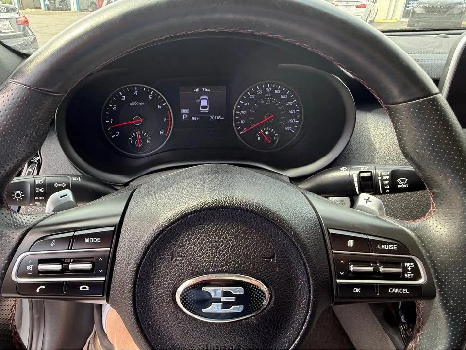 2021 Kia Stinger GT - Image 11 of 16