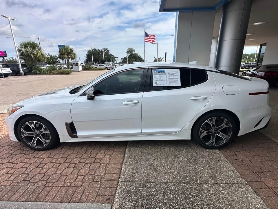 2021 Kia Stinger - Image 2 of 15