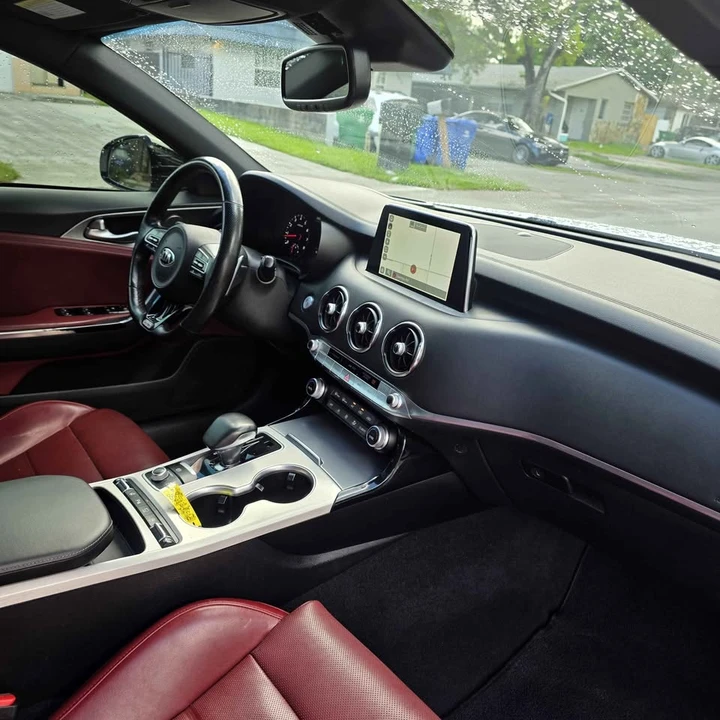 2021 Kia Stinger - Image 10 of 17