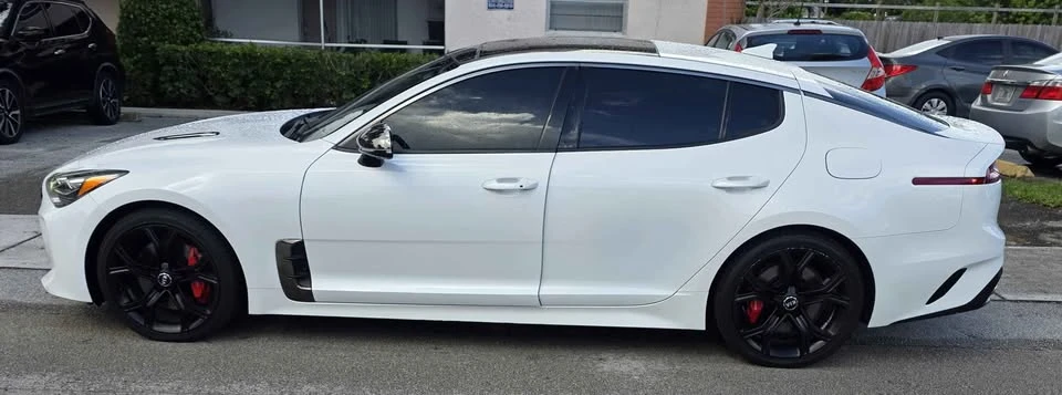 2021 Kia Stinger - Image 2 of 17