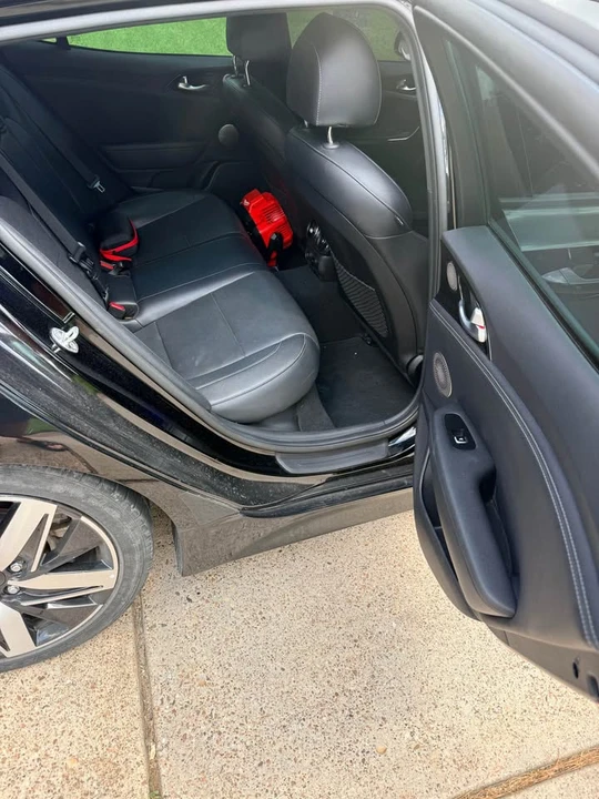 2021 Kia Stinger - Image 8 of 10
