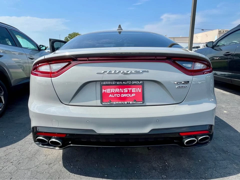 2021 Kia Stinger - Image 8 of 9