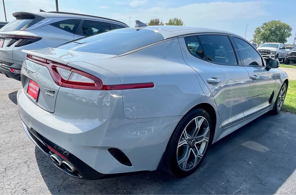2021 Kia Stinger - Image 7 of 9