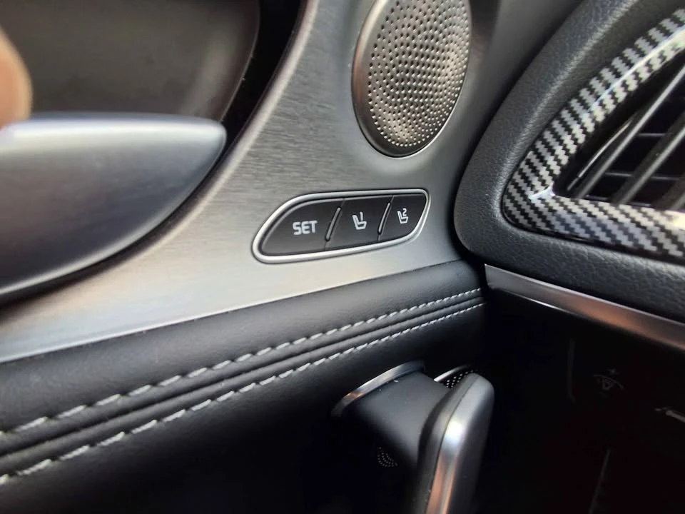 2021 Kia Stinger GT - Image 10 of 12