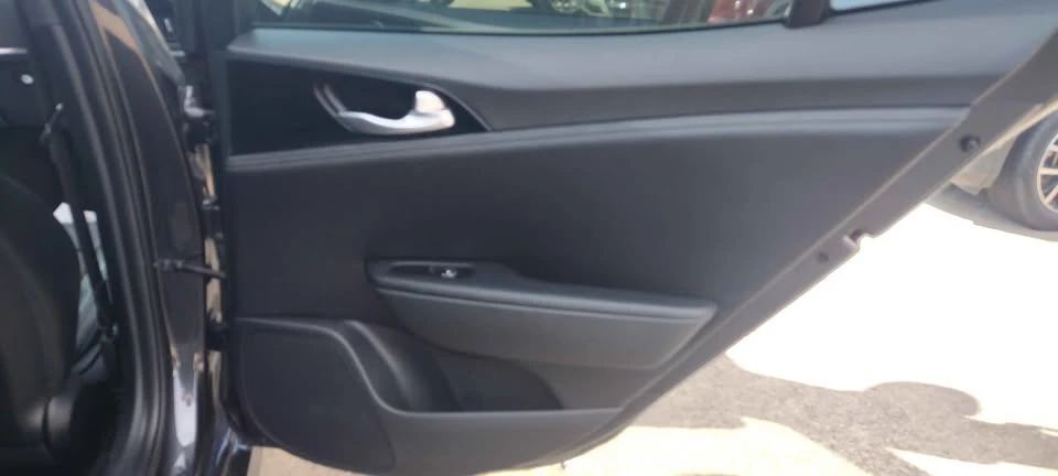 2021 Kia Stinger GT - Image 16 of 18