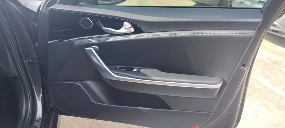 2021 Kia Stinger GT - Image 13 of 18