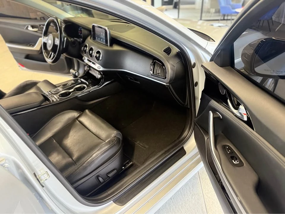 2021 Kia Stinger GT - Image 17 of 20