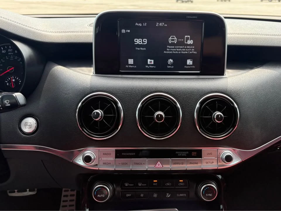 2021 Kia Stinger GT - Image 10 of 16