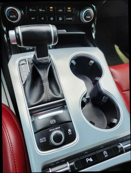 2021 Kia Stinger GT - Image 16 of 19