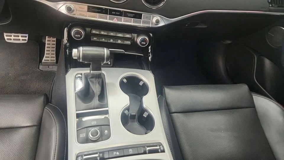2021 Kia Stinger GT - Image 16 of 20