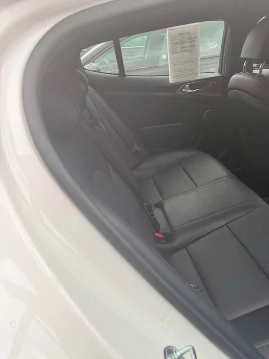 2021 Kia Stinger GT - Image 14 of 18