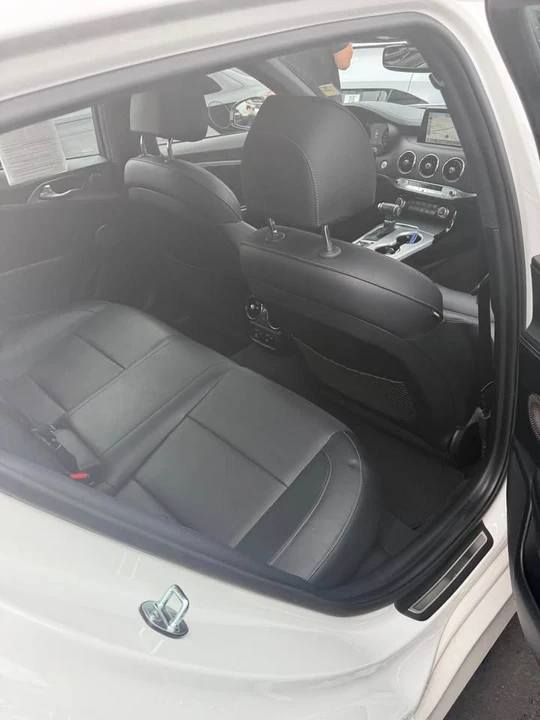 2021 Kia Stinger GT - Image 15 of 18