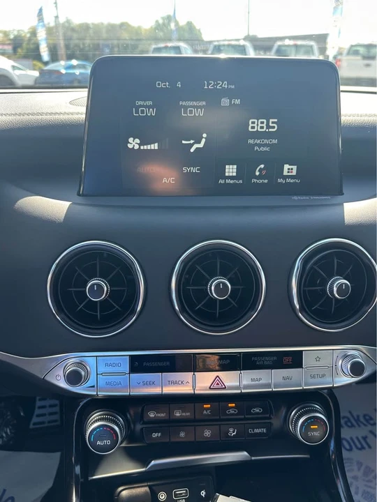 2021 Kia Stinger GT - Image 11 of 12
