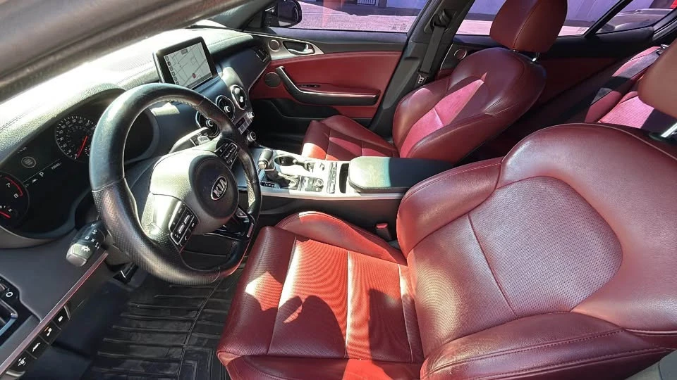 2021 Kia Stinger - Image 8 of 9