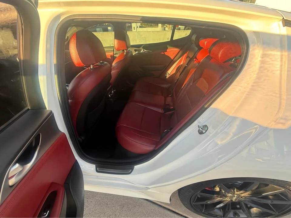 2021 Kia Stinger GT - Image 10 of 16