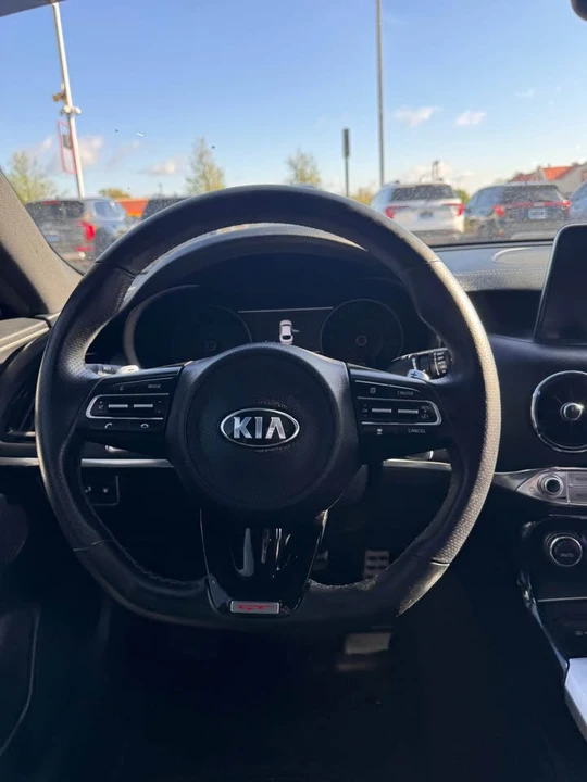 2021 Kia Stinger GT - Image 8 of 10
