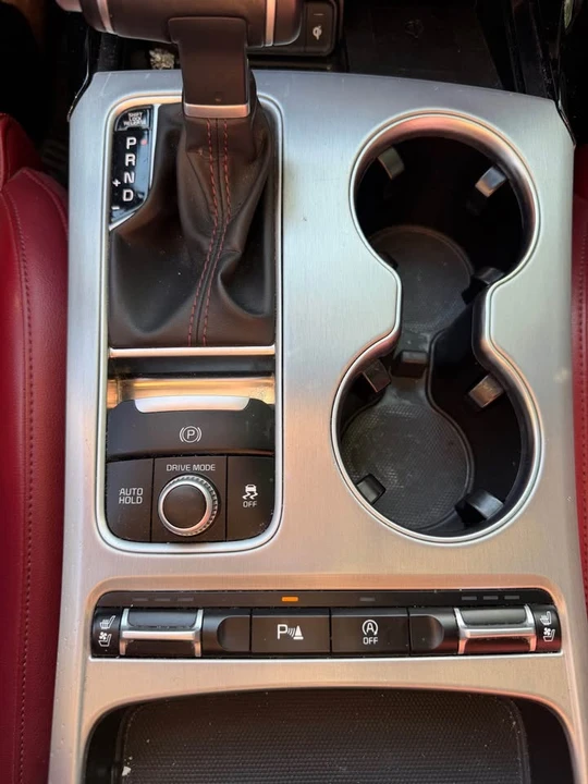 2021 Kia Stinger GT - Image 10 of 16