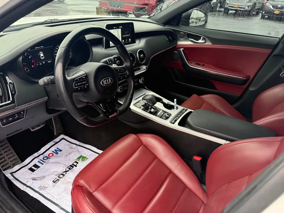 2021 Kia Stinger GT - Image 10 of 15