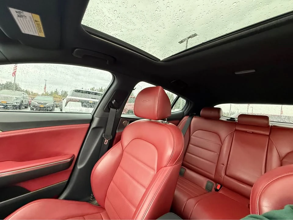 2021 Kia Stinger GT - Image 11 of 15