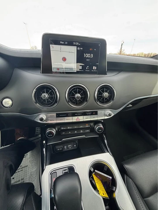 2021 Kia Stinger GT - Image 11 of 13