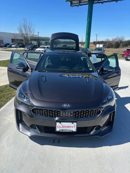 2021 Kia Stinger GT - Image 2 of 9